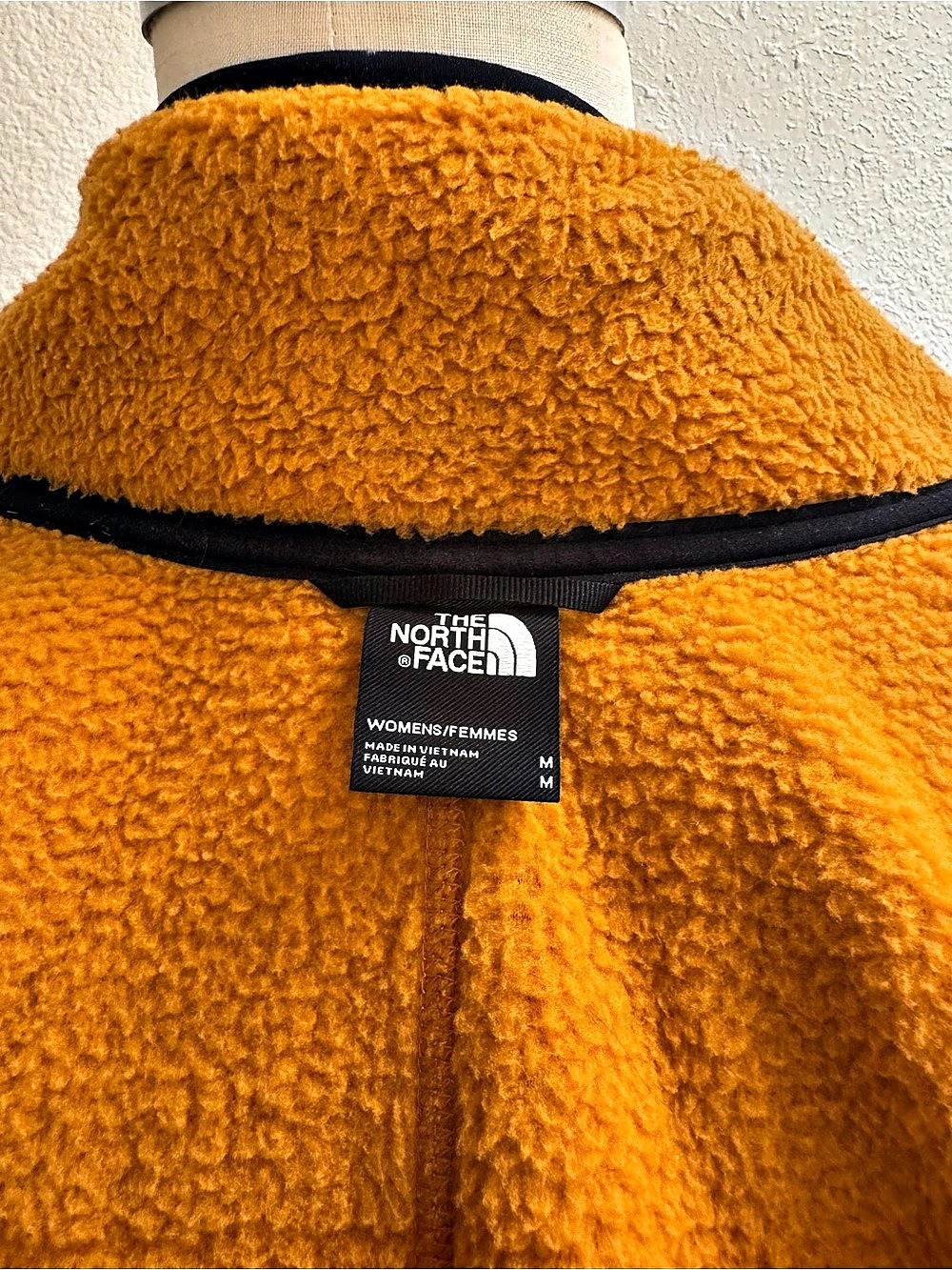 The North Face Osito Fleece Full-Zip Jacket in Mustard Size Medium - Picture 4 of 5